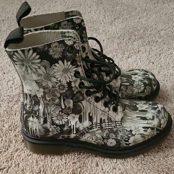 Doc Martens Floral Slime - RARE - LIKE NEW - Picture 2 of 7